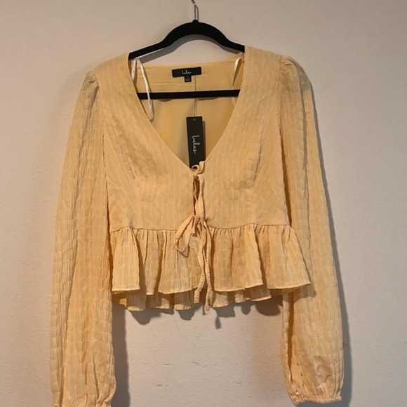 NWT Lulus Light Yellow Long Sleeve Tie-Front Peplum Top - Picture 4 of 4